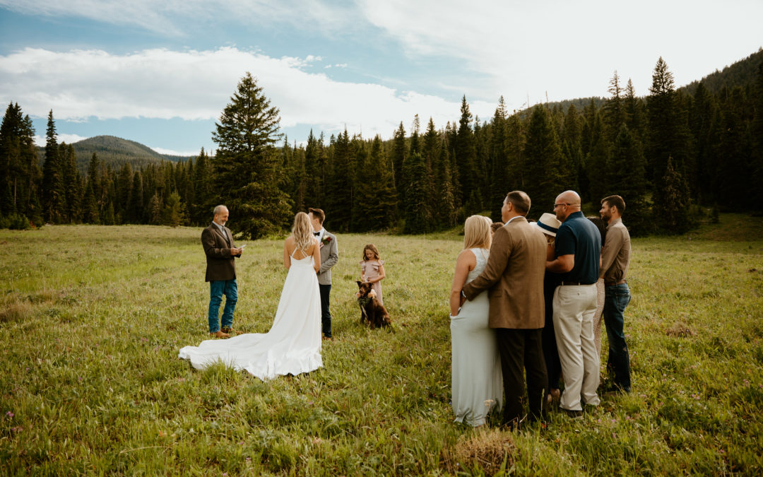 Your Guide to Eloping with Family and Friends